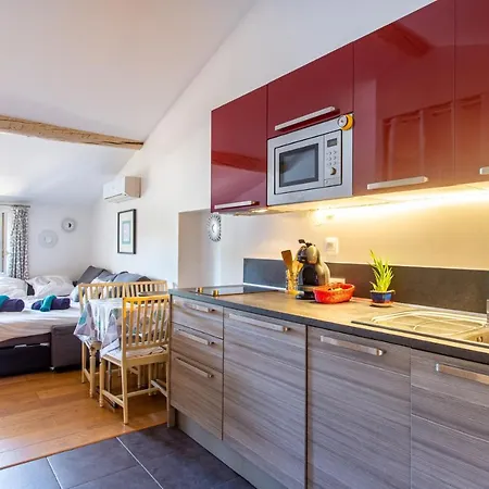 Apartment 6 - Charming Studio,heart Old Town, Walk